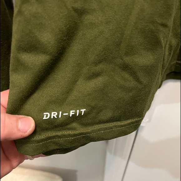 Seahawks US Army NFL official apparel long sleeve t - Picture 2 of 4